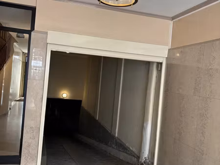 parking à paris (75004)