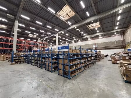 location entrepôt 5 914 m²
