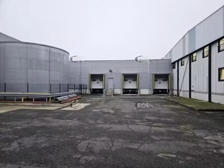 location entrepôt 1 830 m²