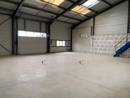location local d'activités 360 m²