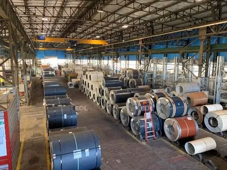 location local d'activités 2 500 m²