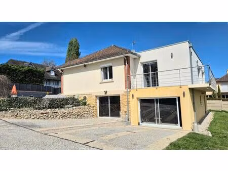 maison de plain pied   avec appartement proche commerces - 224 m² au sol