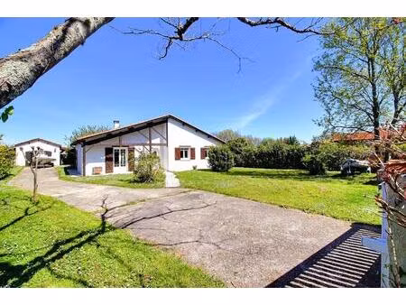 maison t5 de plain-pied 145 m²  garage 40 m²  parcelle 1 250 m² à saint-loubès