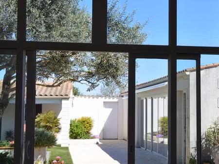 belle grande maison avec dépendances 17 la rochelle marsilly