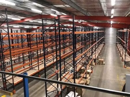 location entrepôt 8 954 m²