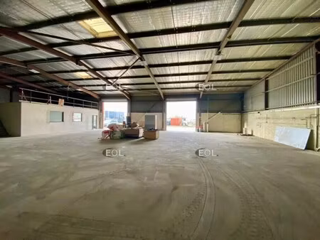 location local d'activités 760 m²