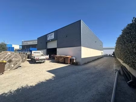 location entrepôt 425 m²