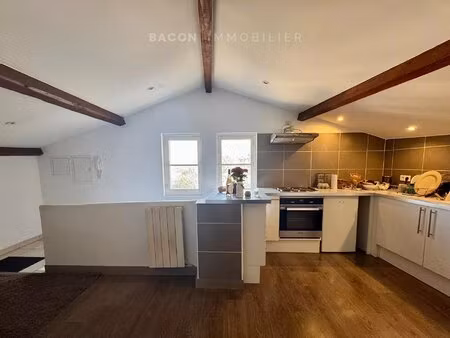 charmant appartement t2 à bonnieux