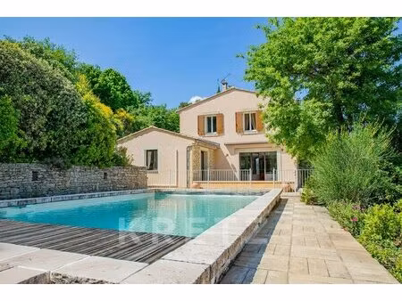 superbe demeure provençale avec vue panoramique et piscine