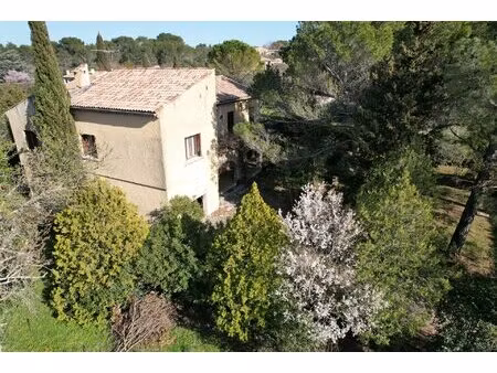 1.4 km du centre historique d'uzes: villa 240 m² sur 1655 m² de terrain
