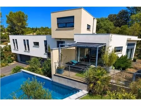 villa moderne familiale de 185m² avec piscine et grand garage