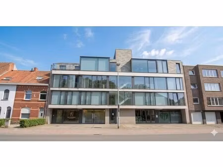 lichtrijk ruim 2-slpk appartement in rumbeke