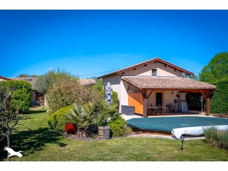 vente maison 8 pièces 197 m² à castelsarrasin (82100)  320 000 €