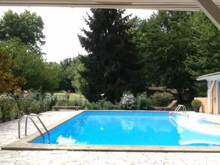 maison de 7 pièces de 260 m² située à saint-michel-de-rieufret