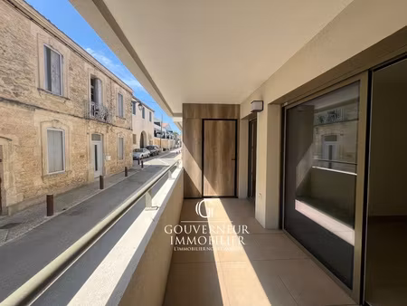 superbe t2 de standing à louer à l'année avec parking !