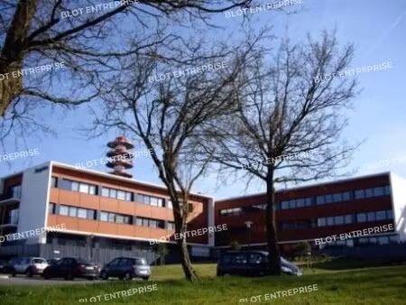 location bureaux 302 m²