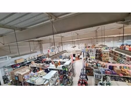 location commerce 436 m²