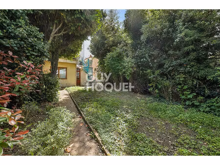 maison avec jardin et terrasses - les lilas