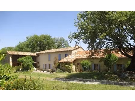 5' aurignac  propriété de caractère avec gîte  piscine et dépendances – 8 hectares de...