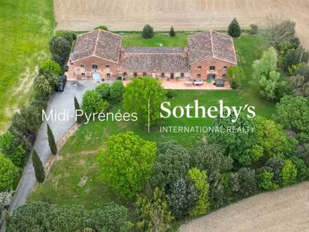 très vaste maison de famille de 500 m² - piscine intérieure - pa