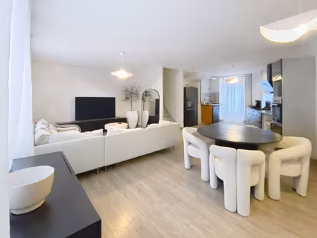 maison de ville 135 m2 4 chambres cour extérieure rous