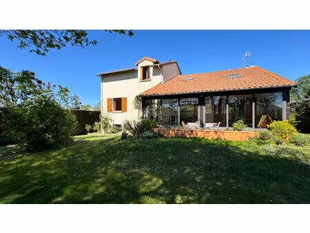 maison 9 pièce(s) 176 m2