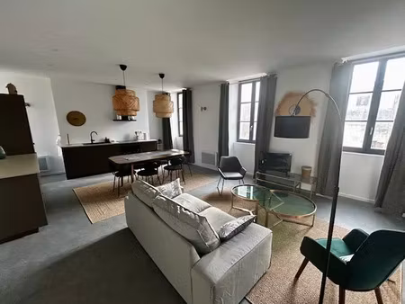 location appartement 4 pièces 79 m² à blaye (33390)