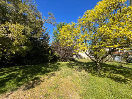 terrain de 566 m² environ en plein coeur de la commune de thil