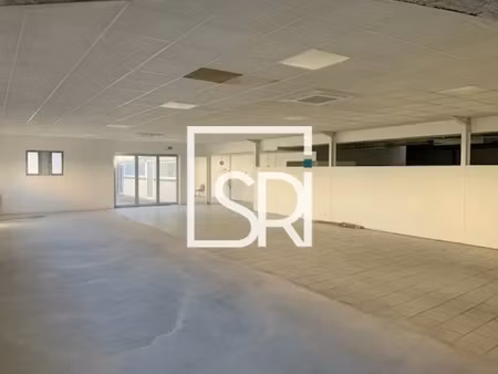 location commerce 540 m²