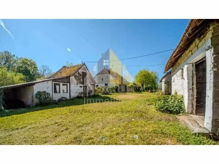 ensemble immobilier comprenant une maison d'habitation avec piscine  une ferme...