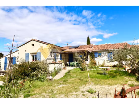 saint-roman-de-malegarde : maison avec terrasse sur un beau