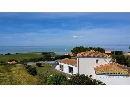 barzan maison avec vue panoramique à barzan 17120