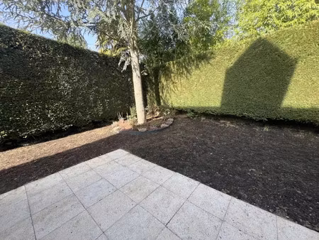 location maison 6 pièces 152.45 m² à garches (92380)  4 179 €