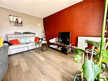 bel appartement familial avec terrasse et balcon
