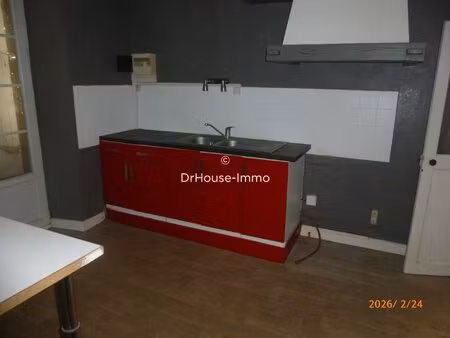 bel immeuble à potentiels multiples à pranzac