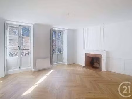 location appartement 3 pièces à dinan (22100) : à louer 3 pièces / 69m² dinan