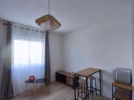 location appartement t1 meublé à guingamp (22200) : à louer t1 meublé / 18m² guingamp