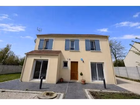 maison de 5 pièces de 143 m² à dammarie-les-lys