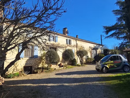 vente propriété 7 pièces 245 m² à la rochette (16110)  420 000 €