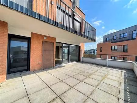 magnifique appartement avec une vaste terrasse