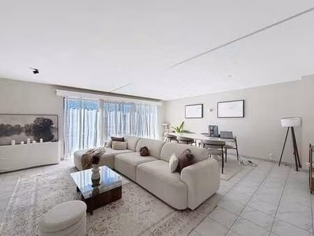 superbe appartement 2 chambres avec terrasse + garage