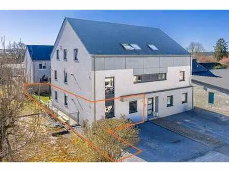 magnifique appartement 2 chambres avec jardin à neufchateau