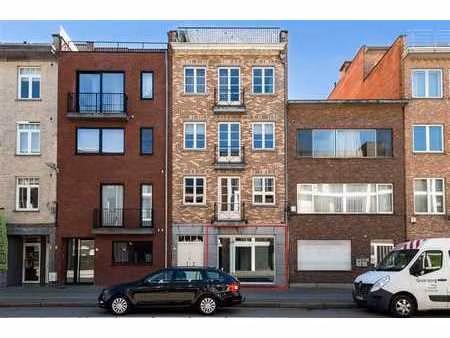 commerce - rez-de-chausée