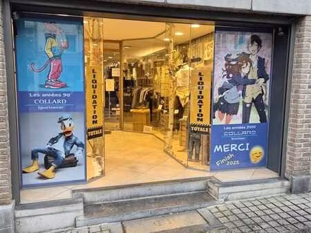 commerce situé au centre ville de bastogne