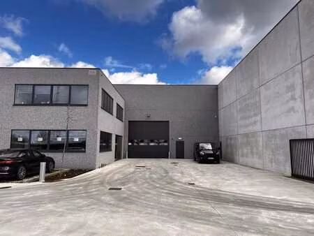 unité commerciale spacieuse à kruisem