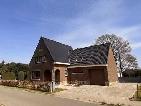 charmante villa sur 12are avec 4ch.  garage et grand jardin