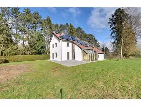 villa située au calme  à proximité de la forêt des capuci...