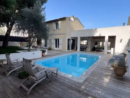 maison la duranne  cinq chambres et piscine