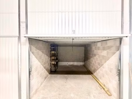garage haut de gamme / stockage 13012