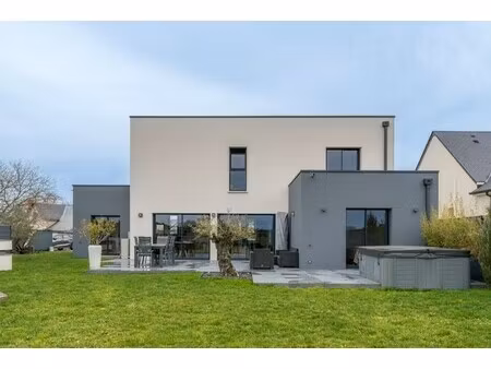 maison de luxe à vendre à monts